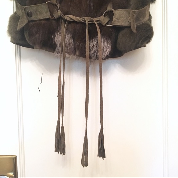 SOLD❌LOVE TOKEN Fox & Rabbit Fur VestGreen Leather - Picture 4 of 7